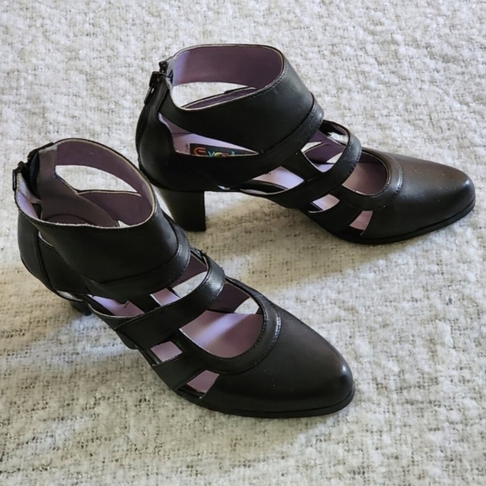 Everybody high heels open toe leather straps sandals size 36.5